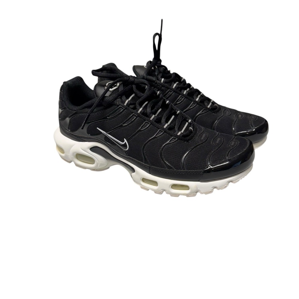 Nike Air Max Plus TN Air Sneakers Womens Sz 9 Black /White DM2362-001 Athletic